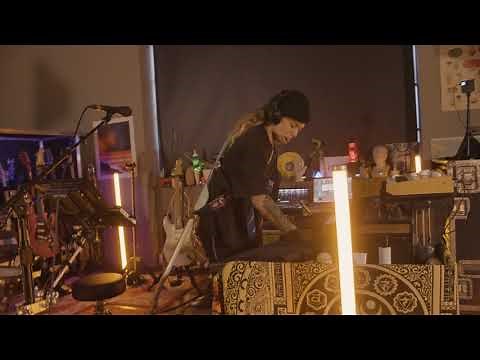 TASH SULTANA - MYSTIK (Live at Lonely Lands Studio)