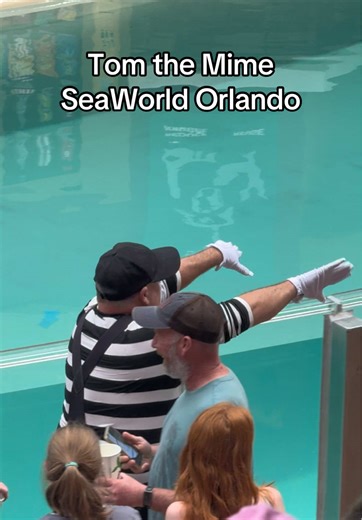 Tom the Mime's Hilarious Performance at SeaWorld Orlando