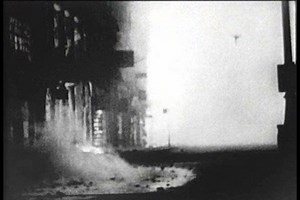 Firefighters Spray Water Onto Burning Buildings: Stockvideos & Filmmaterial (100 % lizenzfrei) 19958392 | Shutterstock