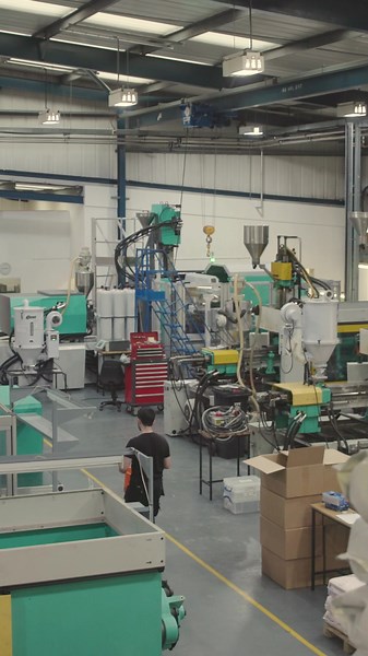 #planning is everything. Team #hymid worked tirelessly with our partner Team #arburg to ensure of customers problem was overcome. Learn more on our website (link in bio). #ukmanufacturing #plastics #injectionmoulding #engineering #engineeringlife