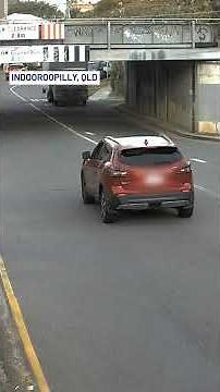 Shocking Footage Shows Trucks Hitting Rail Bridges In Queensland | 10 News