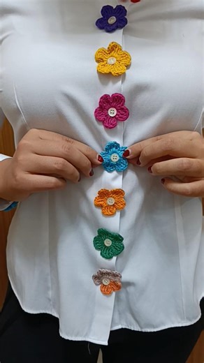 Crochet Flower Shirt Buttons #crochet