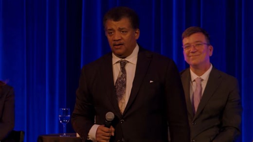 Neil deGrasse Tyson warns super-intelligent AI is a threat to humanity, we must stop it