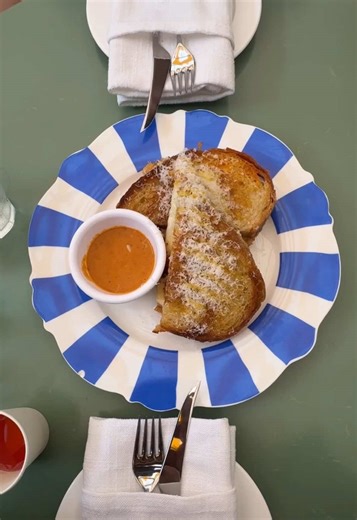 Exciting Cafe Date in Singapore with Kuku Bird Sound