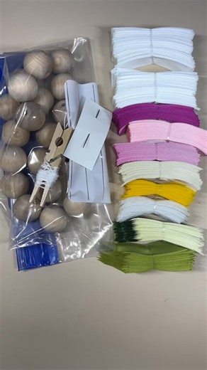 YannyLetters 🌺 Custom Ribbon Lei on Instagram: "pack a diy lei kit with me!!! #lei #ribbonlei #leitutorial #diy #graduationlei"