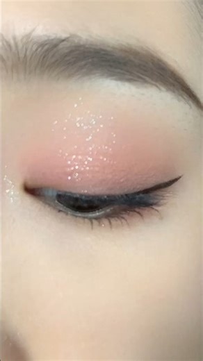 Beginner-Friendly Eye Makeup Tutorial | Easy Everyday Eyeshadow Look Step by Step #eyemakeup #shorts