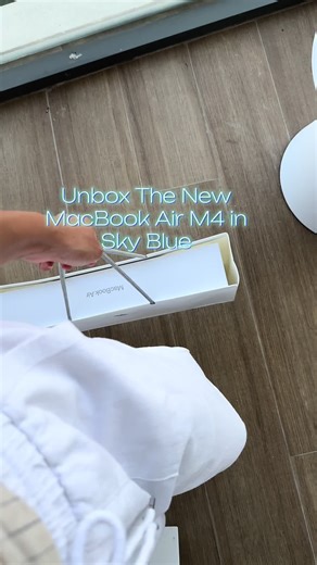 Unboxing the New MacBook Air M4 in Sky Blue