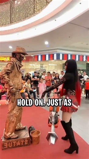 Living Statue's Surprise Dance Battle with Cosplayer! 🤣 #shorts #funny #cosplay