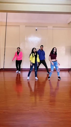 PEPAS: La Coreografía que Está Arrasando en el Club