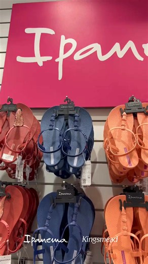 ☀️ Flip, flop, fabulous! From poolside to playdates - Ipanema’s got your summer covered 👡✨ Shop Ipanema at Kingsmead Shoes from R229. https://bit.ly/4mVqwIw | Kingsmead Shoes