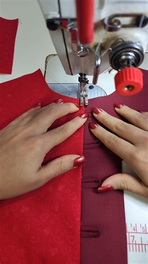 15K views · 215 reactions | Apprenez à créer une blouse élégante avec des boutons en quelques minutes. ✨ | Tutoriel de Couture | Facebook