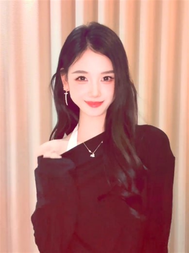 Cùng Mẹ và Chị Gái: Gia Đình Visual Nhìn Là Thích