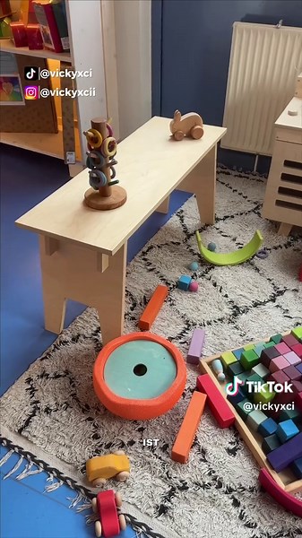 Habt ihr Spielzeug von @GRIMM´S Wooden Toys zuhause? 🌈🧸 #grimms #openendedplay #openendedtoys #grimmsregenbogen #mamaleben
