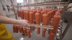 Food Warehouse Worker Putting Sausages On: Stockvideos & Filmmaterial (100 % lizenzfrei) 22154311 | Shutterstock