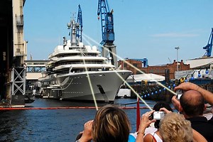 World's Largest Private Yacht Features a Laser-based Anti-Photo Shield