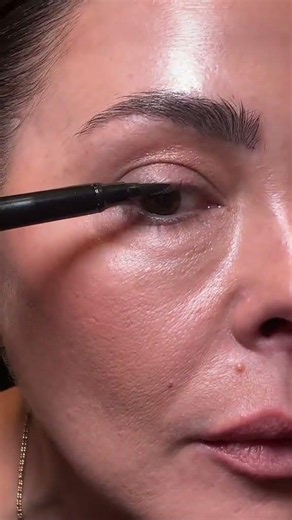 Eyeliner: Let's Try That Again! 👀 Stop Dragging & Pulling Your Lids #makeup #beautyover40 #beauty