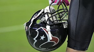 USA Football: How to Remove the Helmet