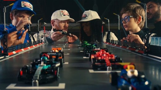 🏎️乐高®F1®赛车拼出激情，飞驰5米赛道🏁！