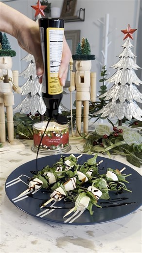 26K views · 71 reactions | Did someone say festive appetizers?!  Peek at this quick and easy Pear & Brie Skewers recipe that's perfect for your holiday gatherings this season!𥉉 Items needed: pears brie baby arugula skewers walnuts balsamic glaze | QVC | Facebook