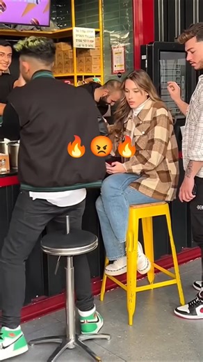 Wild Broken Chair Prank ! 🪡🔥😡🔥