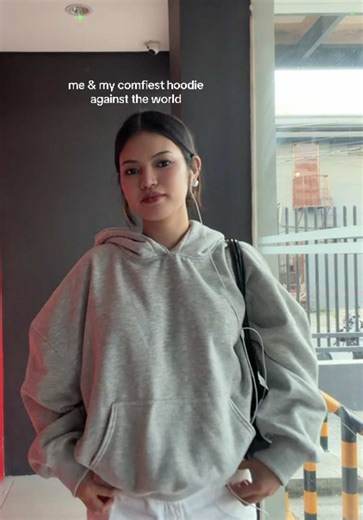 Comfy Hoodie Outfit Ideas for a Chill Day