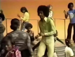 Soul Train 1975 | Bazuka - Dynomite Beverly Blackshear Mike Abbott Diana Price Carole Creekmore Franchesska Yvette Berry Erwin Thompson Diana Puskas Frederic Mays Bobby White Washington Jody Watley Sandra Jefferson Jeffrey Daniel Victoria Abercrombie Walker Sharon Hill-Wood Queenie Turner Ella Walker Michael Henderson Meta King Tyrone Proctor Rose Parker January | Soultrain Fan