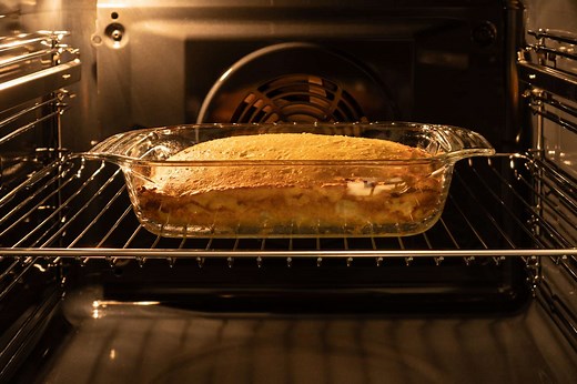 Can You Put Glass In The Oven? Here's What To Know