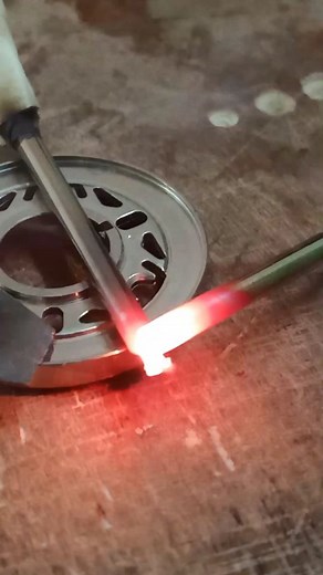 41K views · 165 reactions | High current low voltage with ZVS driver and transformer #science #engineering #electrician #electronics #experiment #tech #technology #electrical #hot #voltage | Science & Engineering | Facebook