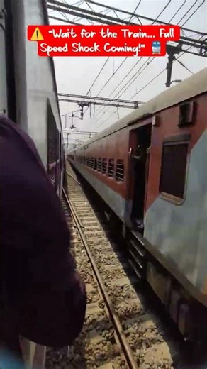 Full Speed Mumbai Local Train Passing 🔥 | Insane Train Moment 🚆#shorts