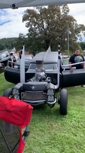 Greg Fields' insane highly modified black '68 Miller Meteor Landau Traditional hot rod vision come to life, making debut at Hearsemania. Fingers crossed this becomes a B-movie star sometime in the future. #funetorium #funeralfinds #funeralhistory #funeralcoach #vintagecoach #coachbuilt #millermeteor #cadillac #landau #traditional #hotrod #procar #hearsemania #westvirginia #Ratrodtruck #Ratrods #RatRod #RatStyle #Hotrods #Ratlook #Hotrodlife #Rust #Trusttherust #Hottroders #Outlaw #Biiltnotbought