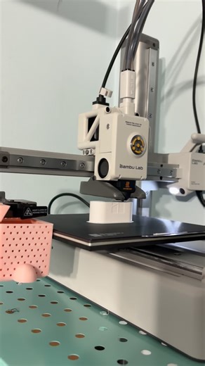 Shuie bleiberg on Instagram: "3D Printing a Custom Scraper Holder for My A1 Mini 🔧🔥 #3DPrinting #BambuLab #A1Mini #MakerLife #PrintInPlace #3DPrinted #WorkshopSetup #3DPrinterAccessories #DIYTools #PrintFarm #FDMPrinting #TechBuild #MakerCommunity #FunctionalPrints #DeskSetup #LetItPrint 🚀"