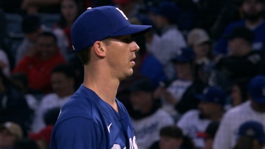 Walker Buehler fans four in five frames | 04/03/2022