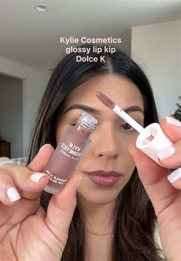 Kylie Cosmetics Glossy Lip Kit Tutorial: Dolce K