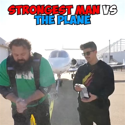He Is Pulling The Plane?! 🤯👀 | PrestonPlayz