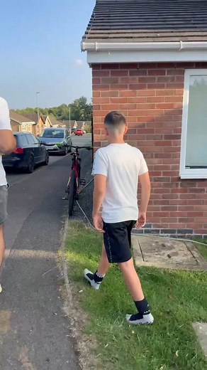 🎉 Full Handover: Eric’s Voodoo Hoodoo Watch the full moment Eric gets his brand-new Voodoo Hoodoo! 🚴‍♂️ Big smiles, big celebrations, and another epic win in the books. 🙌 #flipmybike #mtb #fyp #winabike #luckywinner #bikegiveaway #prize | Flip My Bike