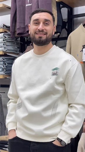 OSCAR Fashion on Instagram‎: "✨أوسكار فاشن ماشي غير magasin…هي الابتسامة، الكلمة الطيبة، النظرة اللي تقولك "مرحبا بيك في عايلتك الثانية" 🎤و les clients ديالنا قالوها بصراحة! تبعو الفيديو حتى للخر وشوفو واش قالوا علينا. 📱تابعونا على صفحاتنا: Oscar Fashion Men، و Women، Kids واكتشفوا les modèles اللي عندنا! #avis_clients #clients_feedback #clients_OscarFashion #OscarFashionMen #OscarFashionWomen OscarFashionKids"‎