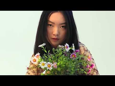 From Sleek Sneakers to Transitional Boots: We’ve Got It All! 👢👟