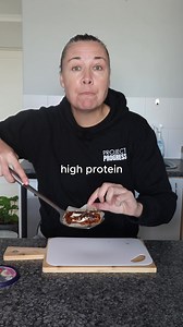 174K views · 3.1K reactions | In case anyone is interested in this recipe, here it is... A sprinkle of cheese on baking paper (I used Gouda). Enough cheese to melt and stick the onion rings together. A few rings of sliced onions Seasoning Topping: I used medium fat cream cheese & Biltong In the air fryer for ten minutes at 180 degrees Celsius. | Running 4 Meyer | Facebook