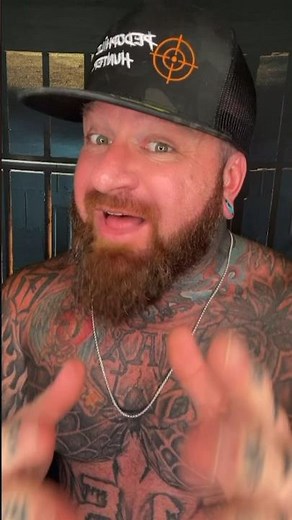 GAY DUDES IN PRISON SHOWERS