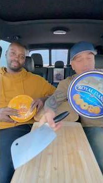 Food Review: Royal Dansk vs Bauducco #talkandchew #foodie #buttercookie #foodreview