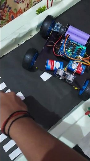 obstacle avoiding car