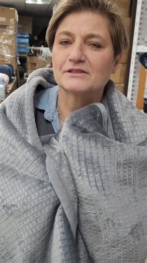 🛏️💥 LIQUIDATION MASSIVE DE NOTRE LITERIE ! 💥🛏️ Draps, housses, couvertures, ensembles de lit et plus encore 😍 💸 À partir de seulement 5,99 $ ! 🔥 Marques variées – qualité et confort à petit prix 🌙 Idéal pour refaire ta chambre sans te ruiner 📍 Surplus Liquidation – Montréal 7945 Blvd Provencher, Saint-Léonard 🕒 Lundi au samedi : 10h à 17h ⚠️ Quantités limitées – premiers arrivés, premiers servis ! 🖼️ Photos à titre indicatif 🔹 Produit sélectionné #montreal #VenteEntrepôt #SurplusLiqu