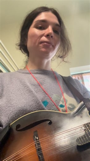 Morning mandolin class asmr. I had a great time teaching at @walkercreek_musiccamp this past weekend. Thanks to all the students and staff and special thanks to my TA @joselynskyharp for the well timed g run. | Maddie Witler