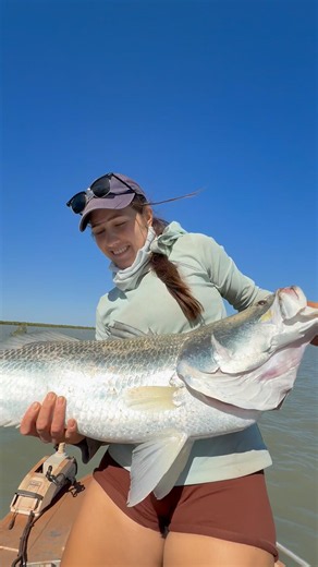Big Saltwater Barramundi in the Gulf of Australia ! #fishingaustralia #barramundi #catchingfish
