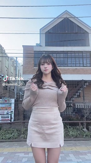新大久保の韓国お姉さんの私服コーデ