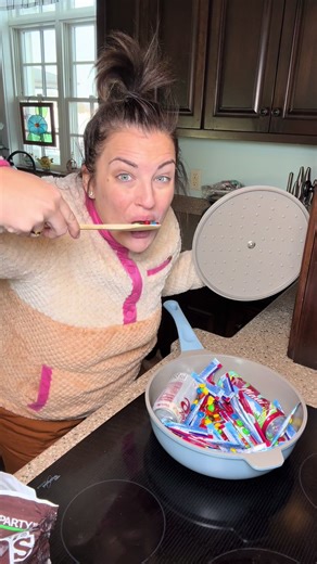 A real Betty Crocker over here 🫢 #mealprep #mealprepping #momsoftiktok #humour #creatorsearchinsight