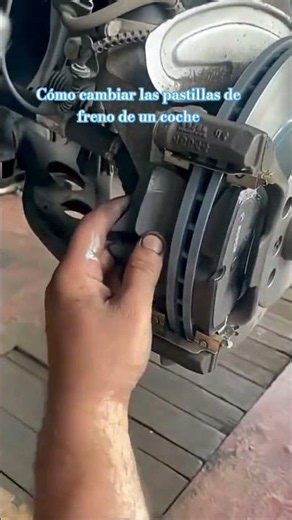 Cómo cambiar las pastillas de freno de un coche