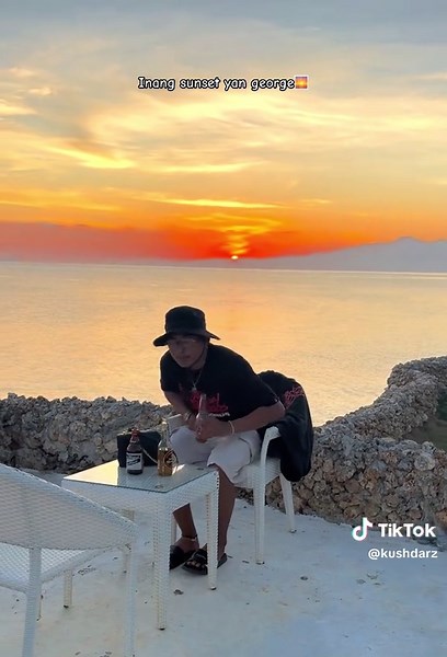 Sunset's Embrace: A Tagalog Reflection