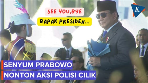 Peringatan Hari Ulang Tahun (HUT) Ke-79 Bhayangkara diwarnai dengan aksi penampilan defile pasukan jajaran Polri, Selasa (1/7/2025). Salah satunya adalah parade polisi cilik dari Tunas Bhayangkara. Aksi polisi cilik ini langsung mendapat apresiasi dari para hadirin, termasuk Presiden Prabowo Subianto dan Wakil Presiden Gibran Rakabuming. Simak aksi polisi cilik dalam HUT Bhayangkara berikut ini. Video jurnalis: Dzaky Nurcahyo Produser: Abba Gabrillin #polri #hutbhayangkara #prabowo ##vjlab | Kom