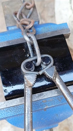160K views · 705 reactions | This tool is very simple to make along the chain #welder #metal #diy #tools #fyp | Iron Crafts | Facebook